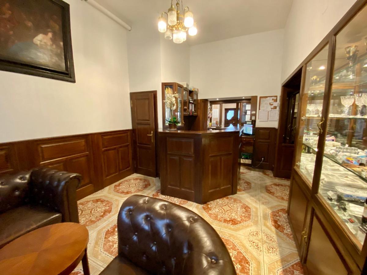 Hotel Klarinn Prague Castle Dış mekan fotoğraf